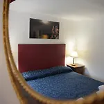 Farnese 48 בית הארחה 4*