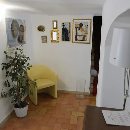 Farnese 48 3* Řím